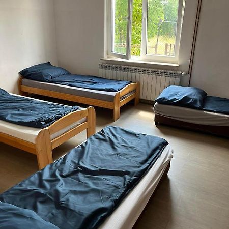 Hostel Lodzka 52 Torun Bagian luar foto
