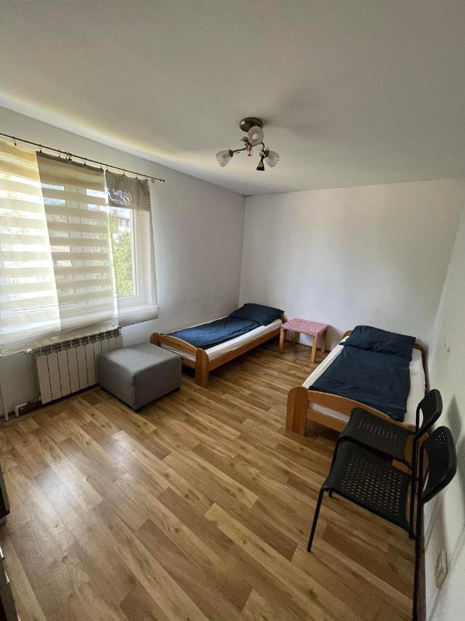 Hostel Lodzka 52 Torun Bagian luar foto